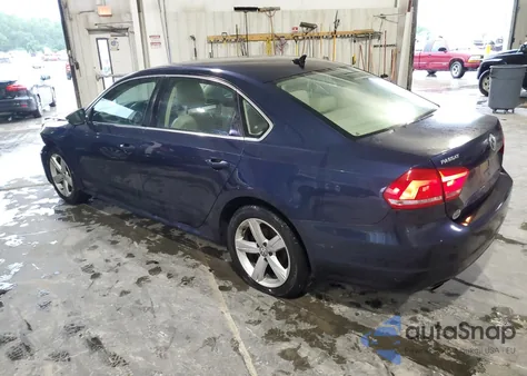 2012 Volkswagen Passat Se z USA, uszkodzony, nr VIN 1VWBP7A36CC041996